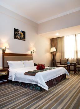 New Plum Garden Seasons Hotel - Shenzhen Zhucun  Экстерьер фото